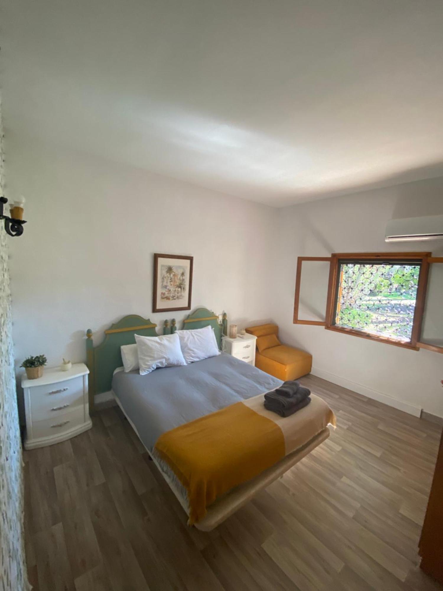 Pink Lemon House Bed & Breakfast Elche Ngoại thất bức ảnh