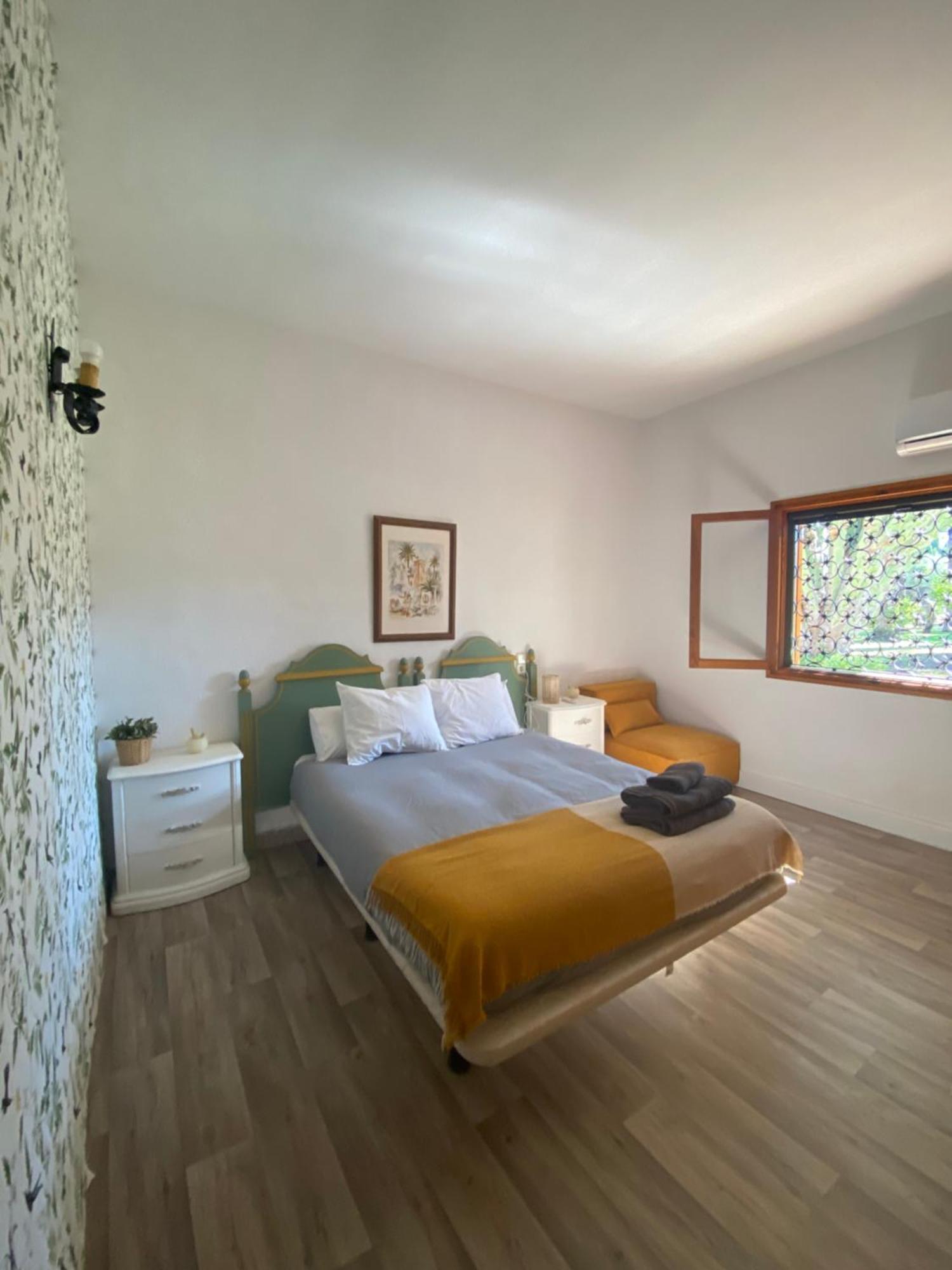 Pink Lemon House Bed & Breakfast Elche Ngoại thất bức ảnh