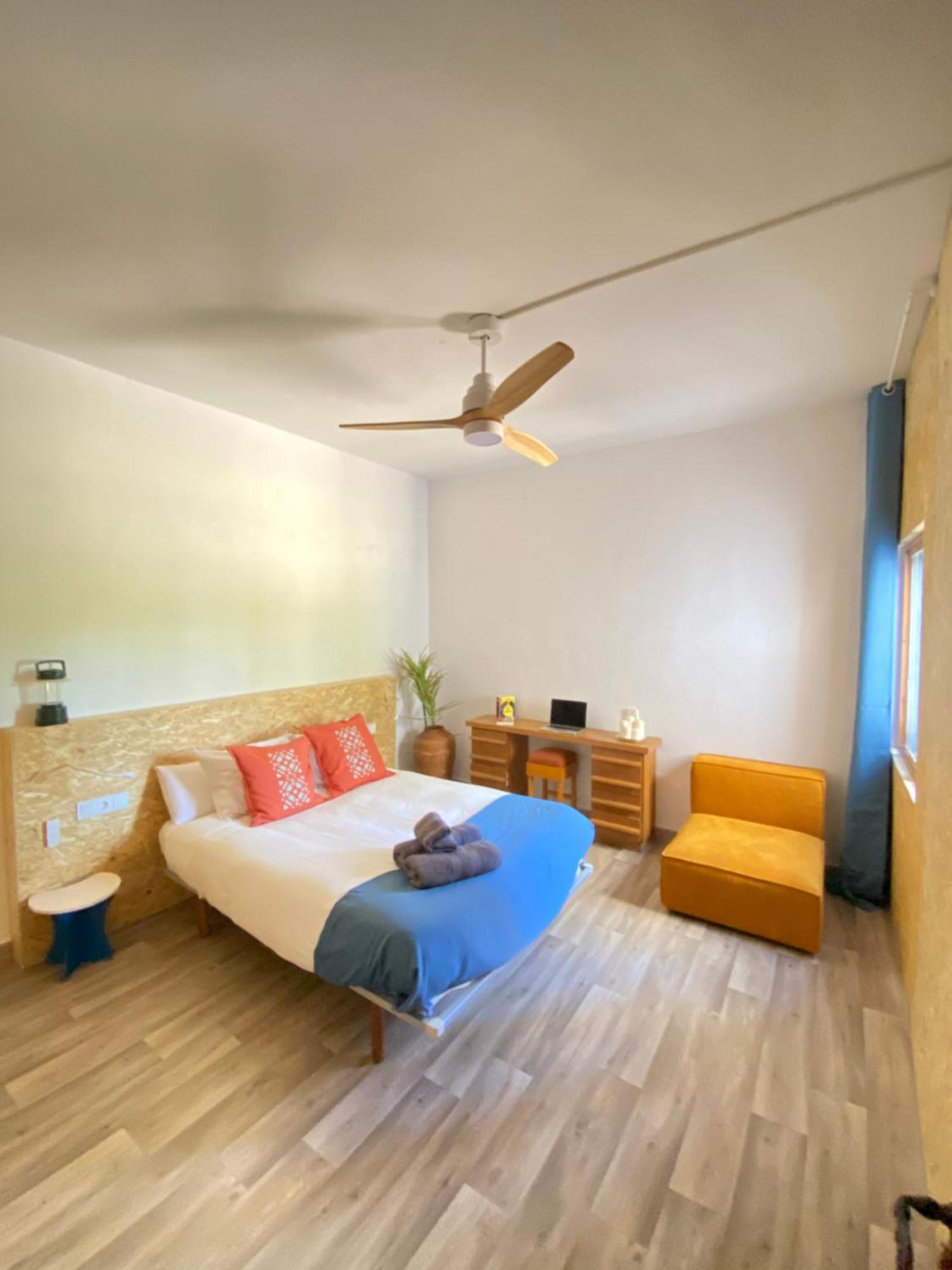 Pink Lemon House Bed & Breakfast Elche Ngoại thất bức ảnh