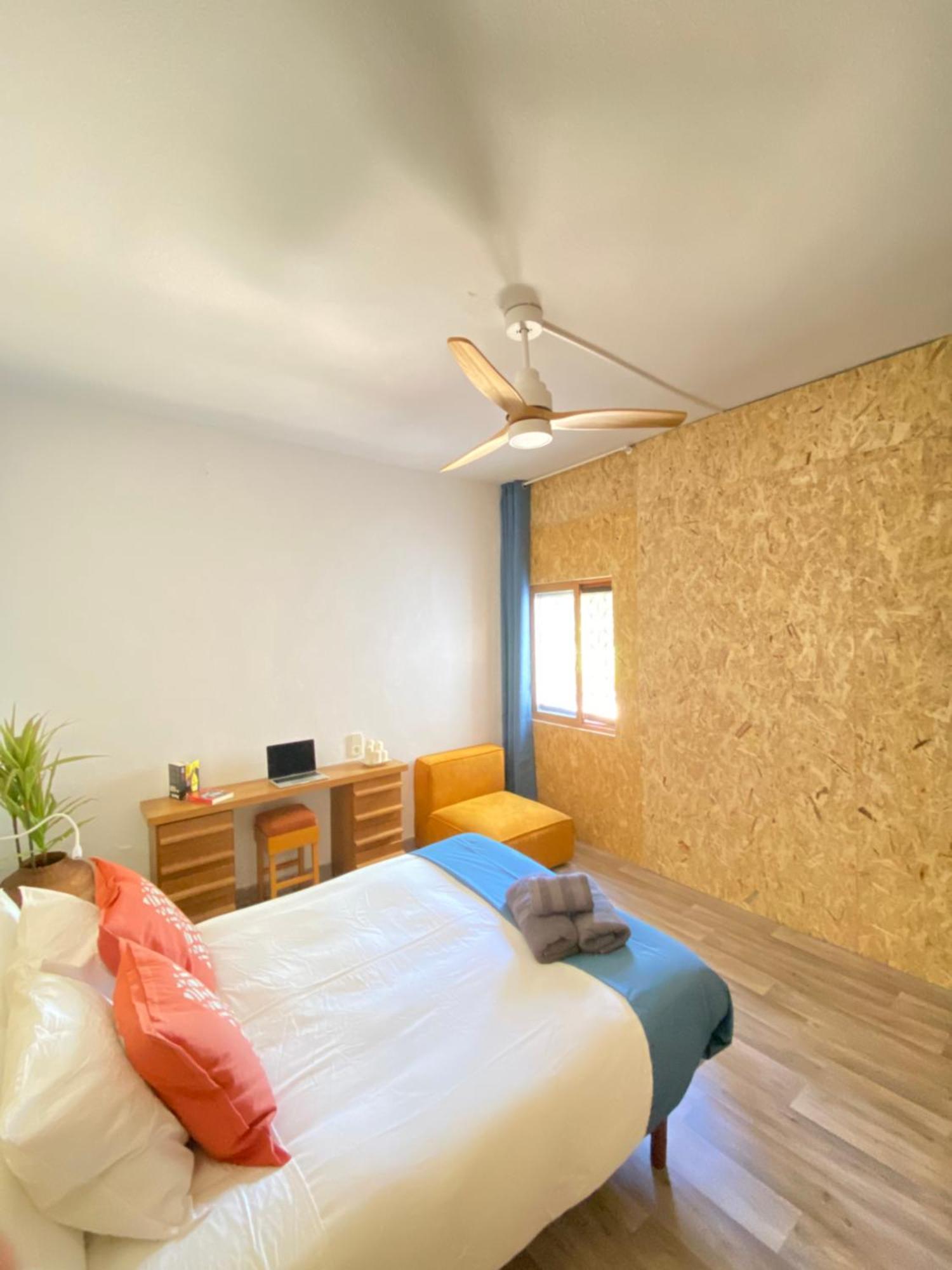 Pink Lemon House Bed & Breakfast Elche Ngoại thất bức ảnh
