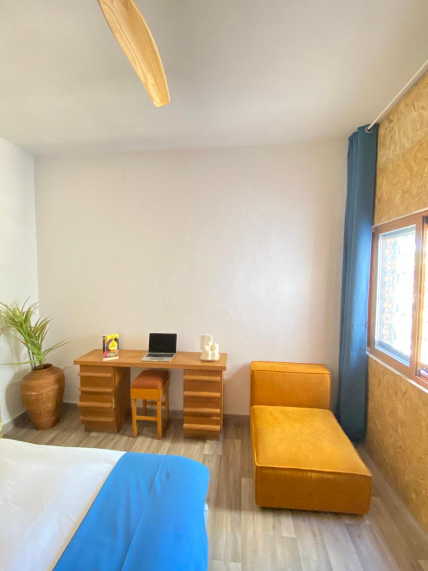 Pink Lemon House Bed & Breakfast Elche Ngoại thất bức ảnh