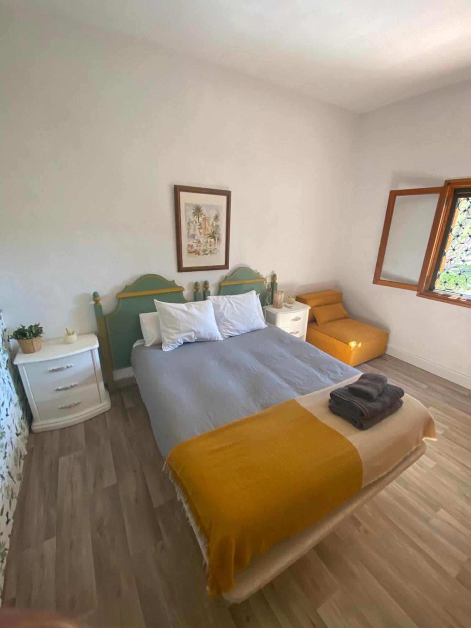 Pink Lemon House Bed & Breakfast Elche Ngoại thất bức ảnh
