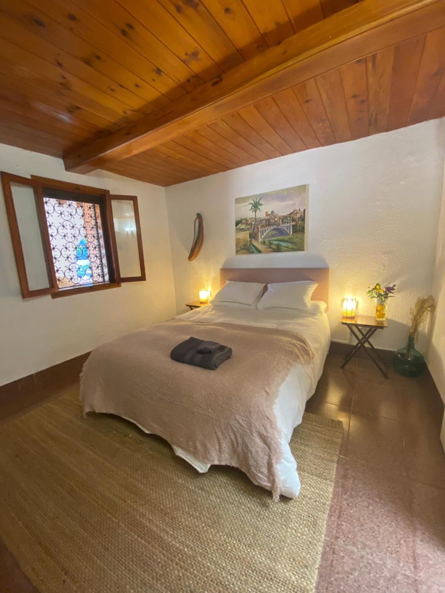 Pink Lemon House Bed & Breakfast Elche Ngoại thất bức ảnh